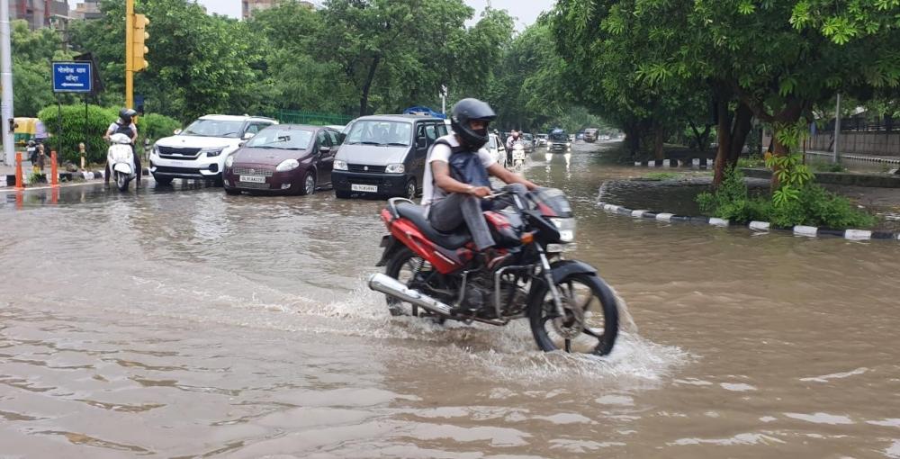 The Weekend Leader - Heavy rains lash Delhi-NCR, record breached